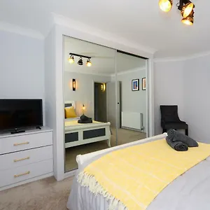 Beautiful Near Bournemouth, & Sandbanks Apartment